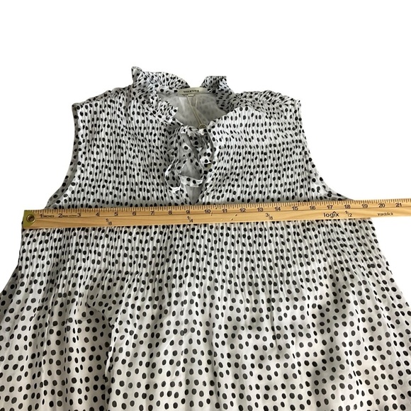 Max Studio White and Black Patterned Blouse - Picture 6 of 9